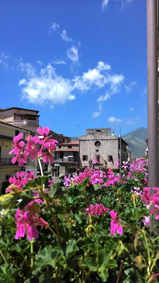 Casa Vacanze The Flea'S Home ฟอนดี ภายนอก รูปภาพ