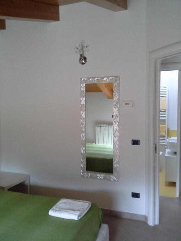 Casa Vacanze The Flea'S Home ฟอนดี ห้อง รูปภาพ